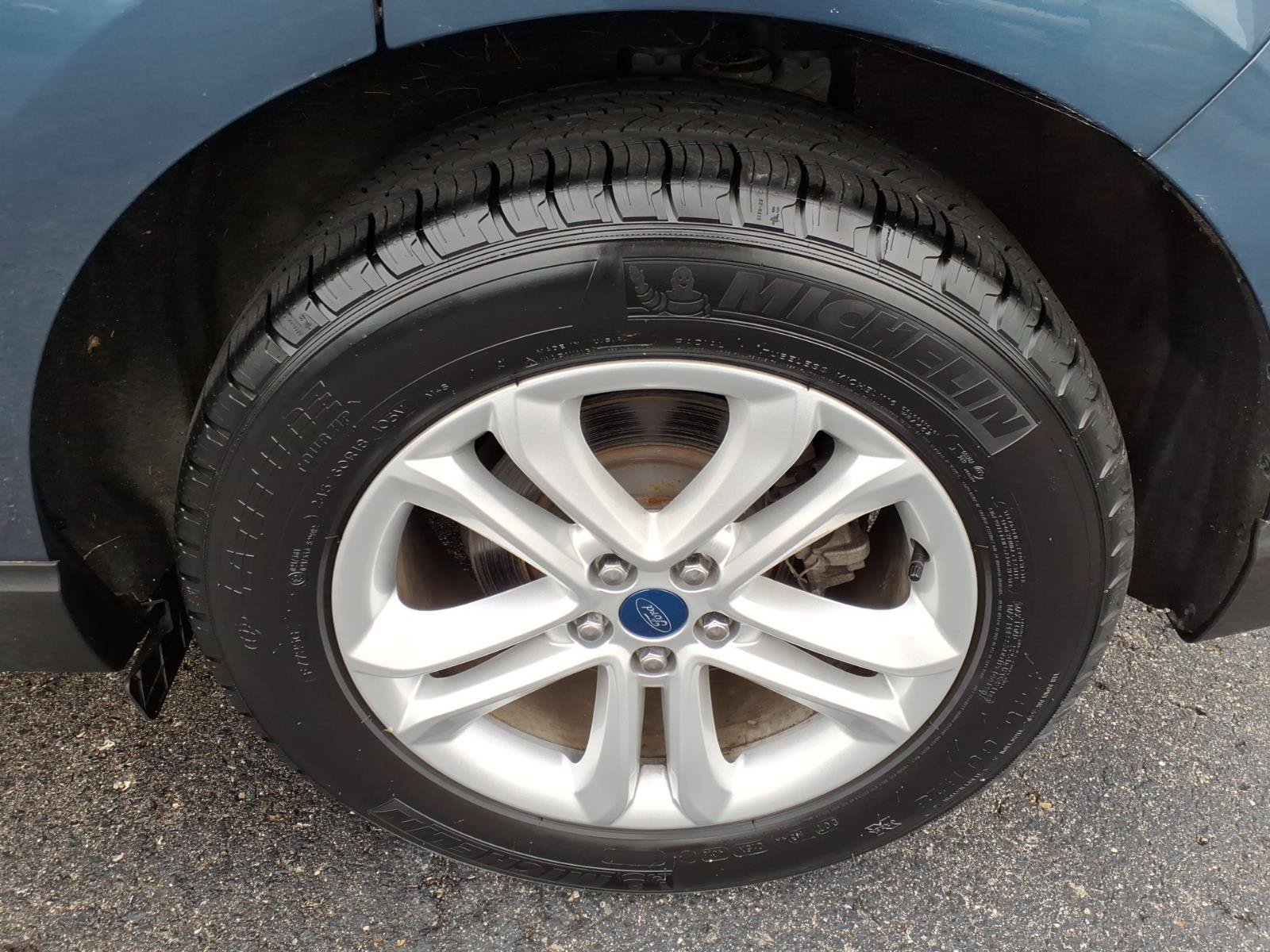 Used 2019 Ford Edge SEL w/ Equipment Group 201A FWD image 7