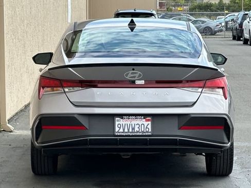 Used 2025 Hyundai Elantra Sport FWD image 7