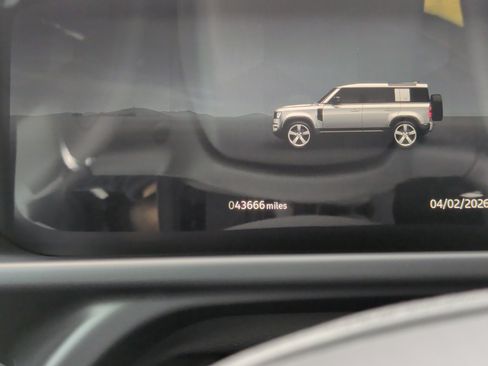 Used 2023 Land Rover Defender 110 X-Dynamic SE image 17