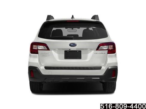Used 2018 Subaru Outback 2.5i Limited AWD/4WD image 9