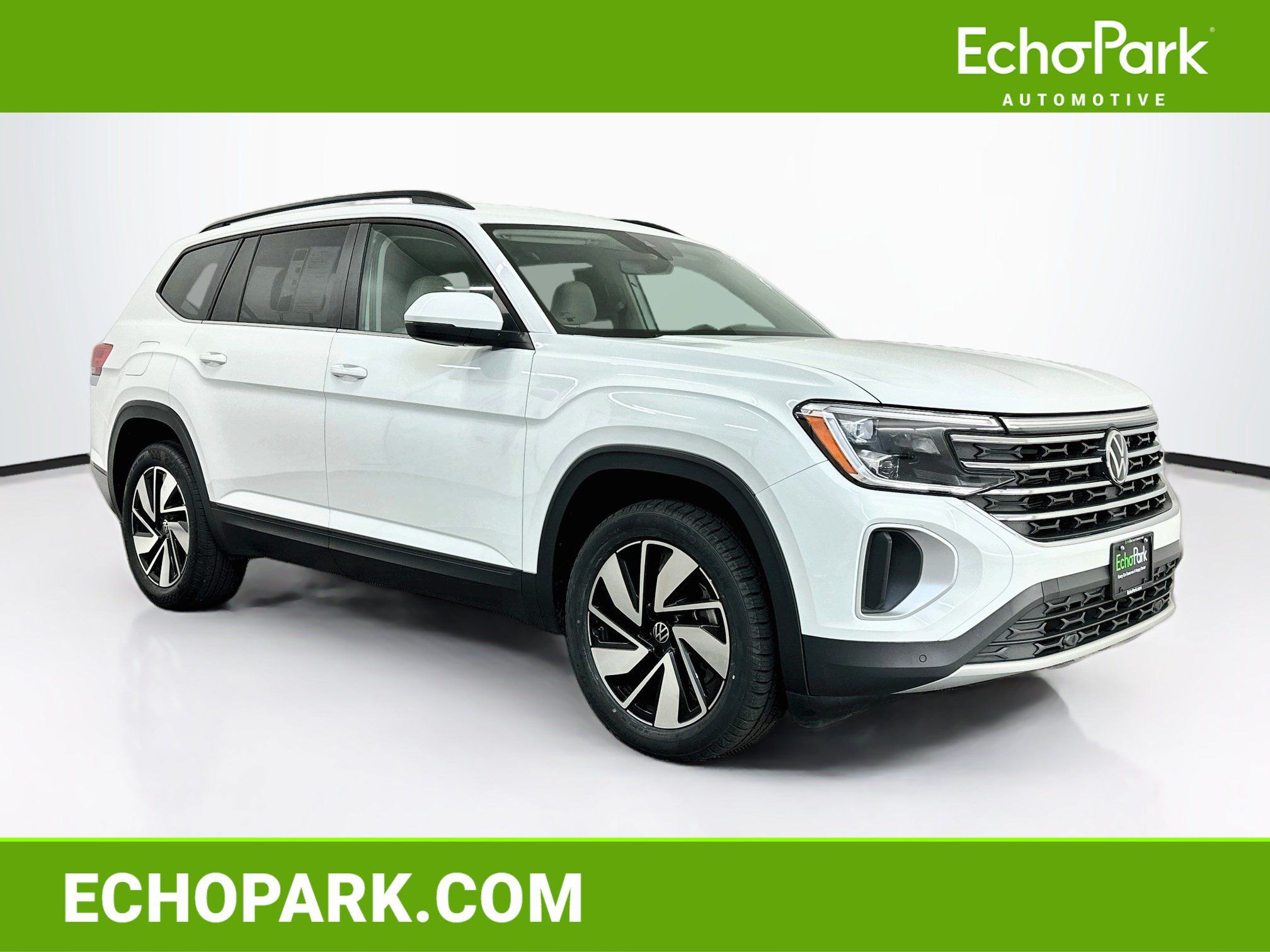 Used 2025 Volkswagen Atlas SE AWD/4WD image 1