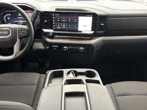 Used 2025 GMC Sierra 1500 Elevation image 7