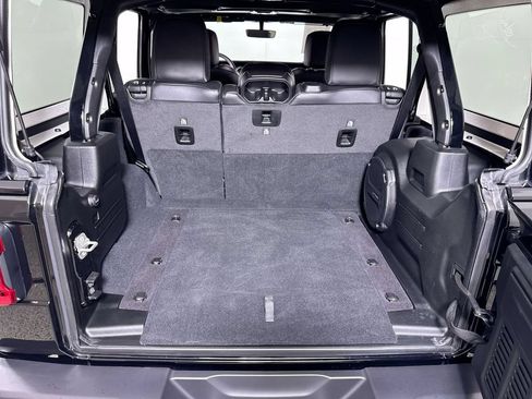 Used 2023 Jeep Wrangler Unlimited Sahara AWD/4WD image 23
