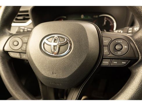 Used 2025 Toyota RAV4 XLE AWD/4WD image 25