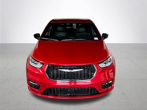 New 2026 Chrysler Pacifica Select AWD/4WD image 3