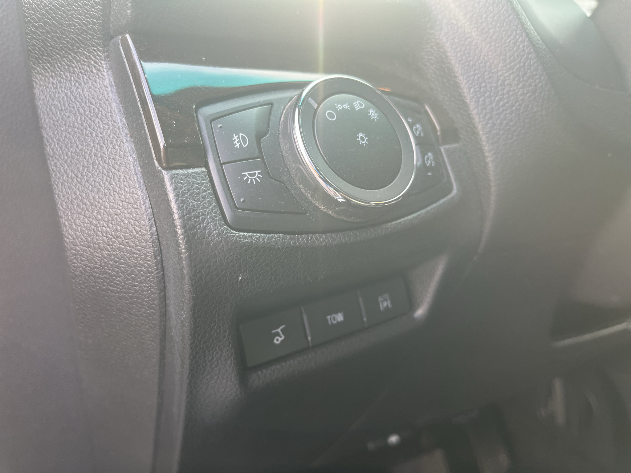 Used 2015 Ford Explorer Limited w/ Equipment Group 302A AWD/4WD image 19