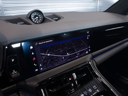 Used 2025 Porsche Panamera image 22