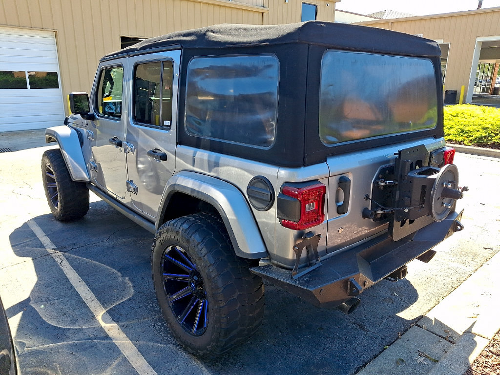 Used 2019 Jeep Wrangler Unlimited Sahara AWD/4WD image 6