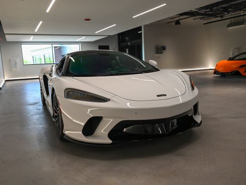 Used 2023 McLaren GT RWD image 11