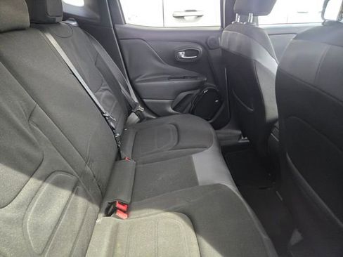 Used 2017 Jeep Renegade Altitude image 4