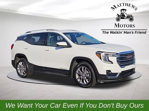 Used 2024 GMC Terrain SLT image 1