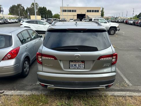 Used 2019 Honda Pilot Touring image 6