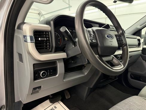 Used 2023 Ford F350 XLT AWD/4WD image 15