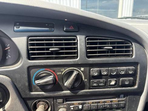 Used 1994 Toyota Camry XLE FWD image 11