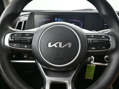 Used 2023 Kia Sportage LX image 13