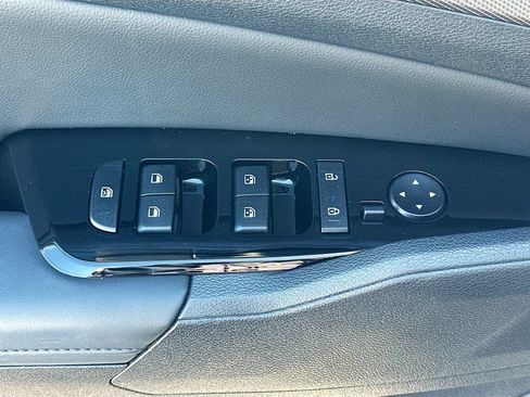 Certified 2025 Kia Sportage SX FWD image 18