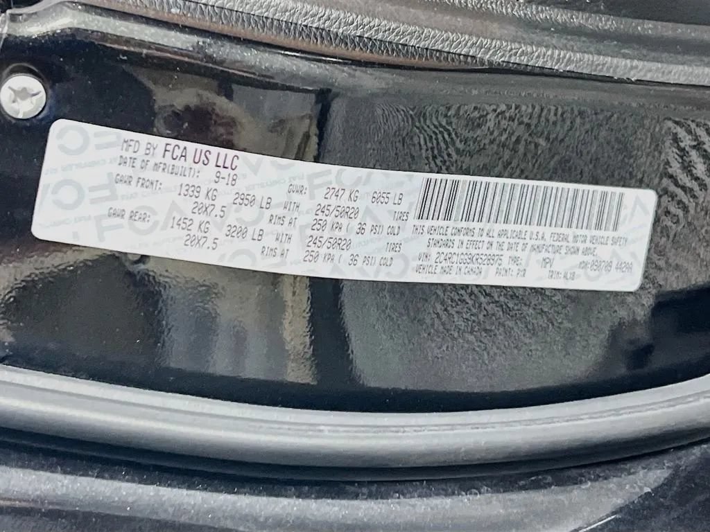 Used 2019 Chrysler Pacifica Limited w/ Tire & Wheel Group FWD image 36