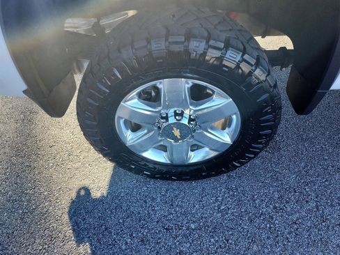 Used 2022 Chevrolet Silverado 2500 LTZ w/ LTZ Plus Package image 6