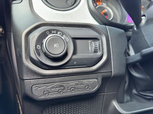 Used 2024 Jeep Wrangler Unlimited Sport AWD/4WD image 28