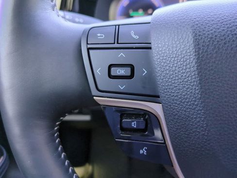 Used 2024 Toyota Crown Limited image 24