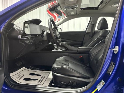 Used 2023 Hyundai Elantra Limited FWD image 13
