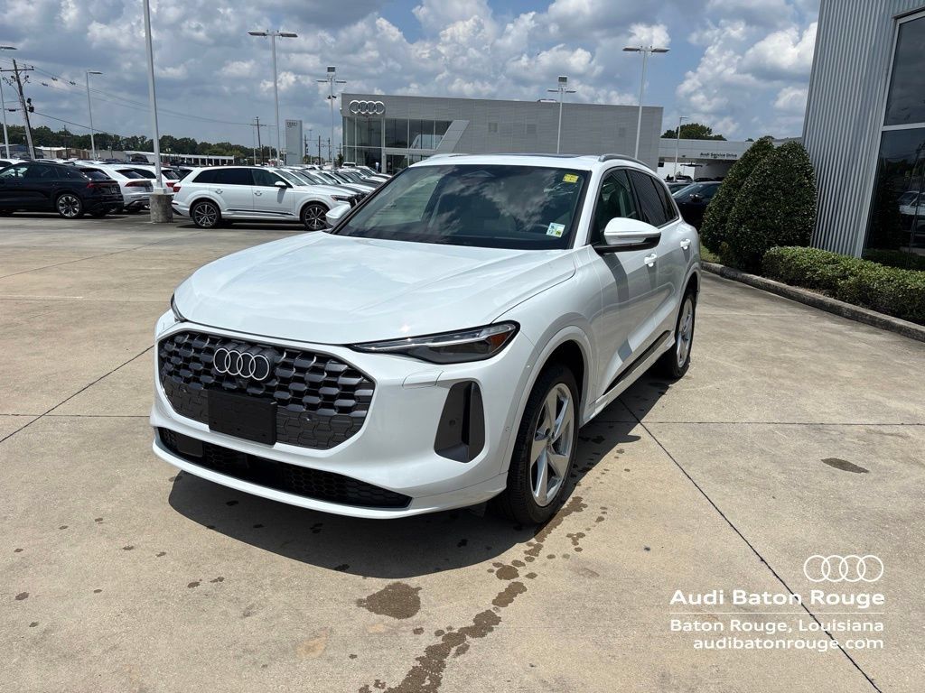 Used 2025 Audi Q5 Premium Plus w/ Premium Plus AWD/4WD image 1