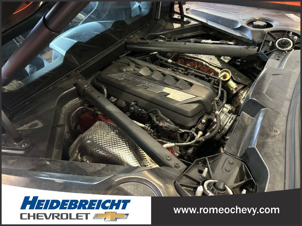 Used 2025 Chevrolet Corvette Stingray Coupe w/ 1LT RWD image 10