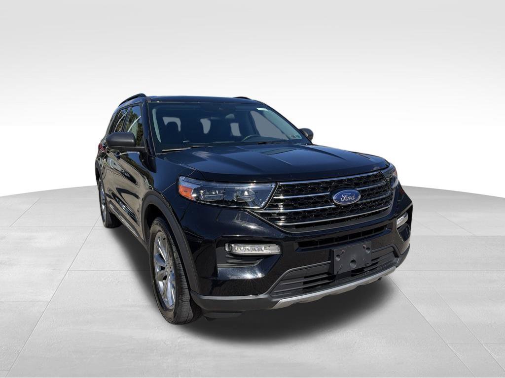 Used 2020 Ford Explorer XLT w/ Equipment Group 202A AWD/4WD image 4