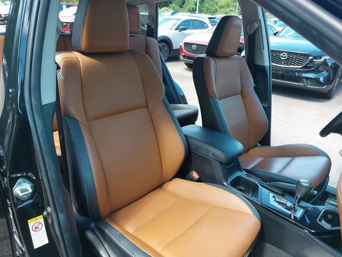 Used 2017 Toyota RAV4 Limited w/ Advanced Technology Package AWD/4WD image 10