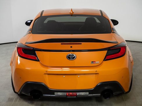 Used 2023 Toyota GR86 10th Anniversary SE image 23