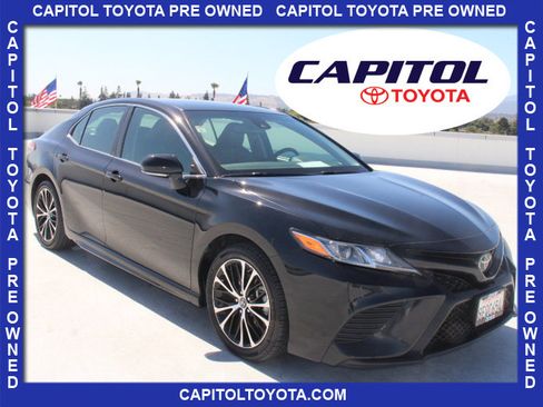 Used 2018 Toyota Camry SE w/ Convenience Package FWD image 1
