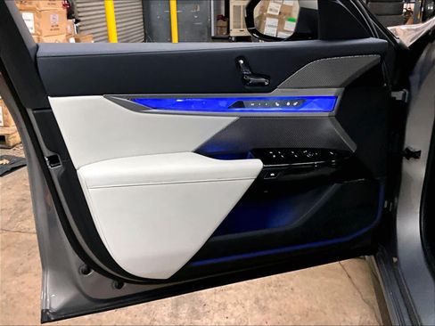 Certified 2025 BMW 760i xDrive AWD/4WD image 25