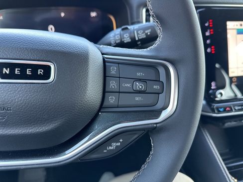 New 2024 Jeep Wagoneer 4WD w/ Convenience Group I image 28