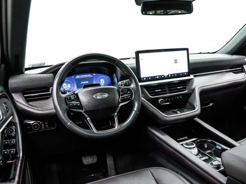 Used 2025 Ford Explorer Platinum w/ LUX Leather Package AWD/4WD image 5
