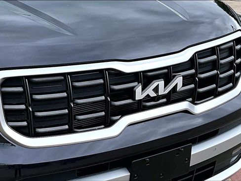 Used 2025 Kia Telluride SX w/ SX Captain's Chair Package FWD image 56