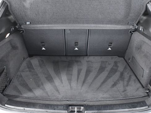 Used 2022 Mercedes-Benz GLA 250 w/ Premium Package Lite image 32