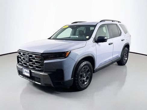 Used 2026 Honda Pilot TrailSport image 3
