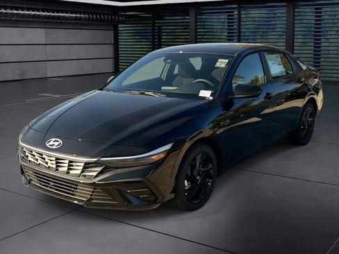 Used 2026 Hyundai Elantra Sport FWD image 1