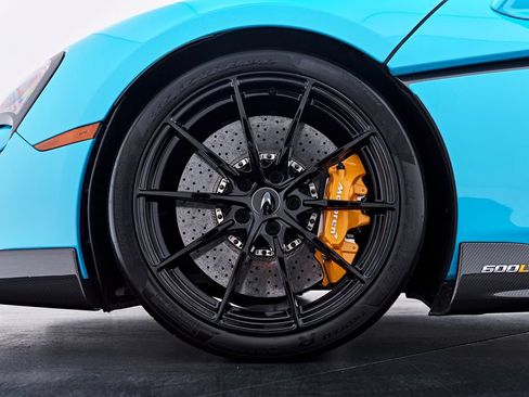 Used 2020 McLaren 600LT Spider RWD image 3