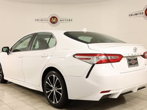 Used 2020 Toyota Camry SE image 4