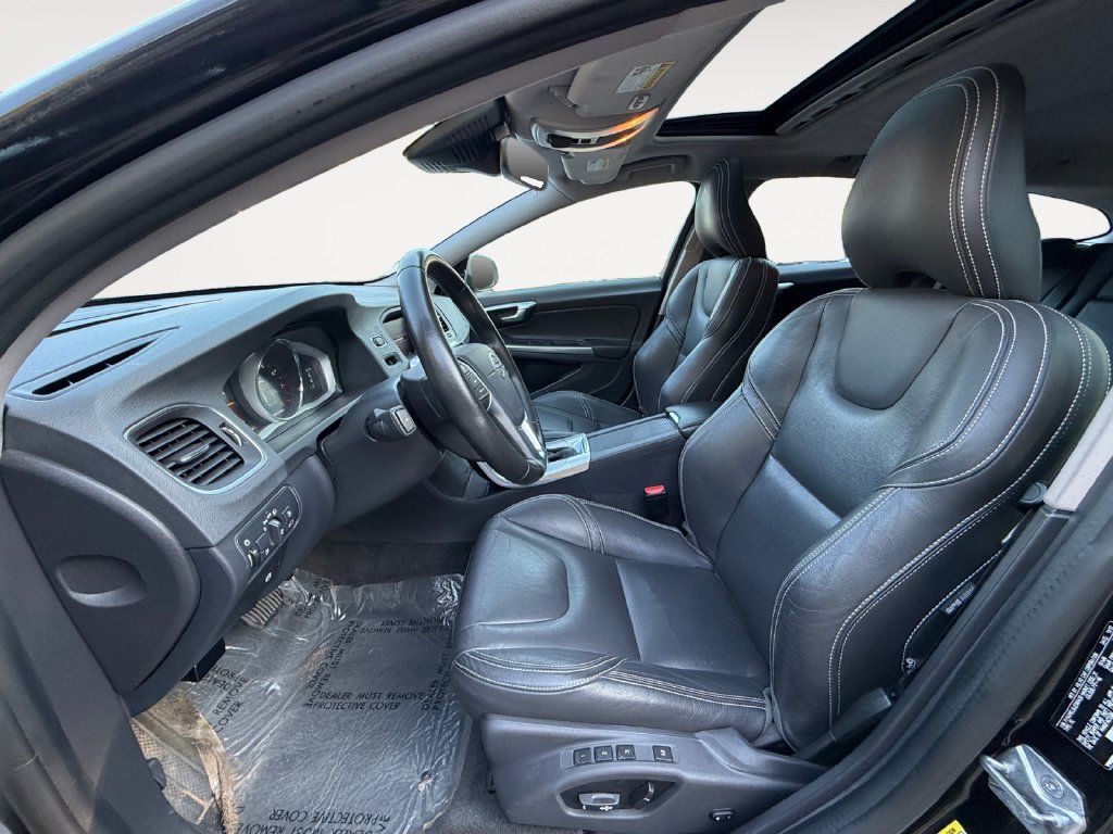 Used 2018 Volvo V60 T5 Dynamic w/ Vision Package FWD image 11