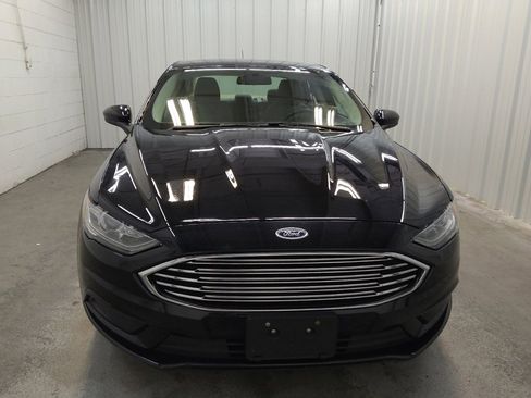 Used 2017 Ford Fusion SE w/ Fusion SE Technology Package FWD image 14