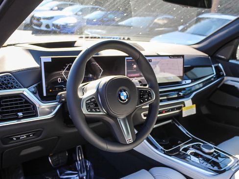 Used 2026 BMW X5 xDrive40i w/ M Sport Package AWD/4WD image 17