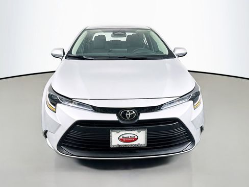 Used 2026 Toyota Corolla LE image 2