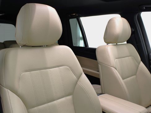 Used 2018 Mercedes-Benz GLS 450 4MATIC image 50