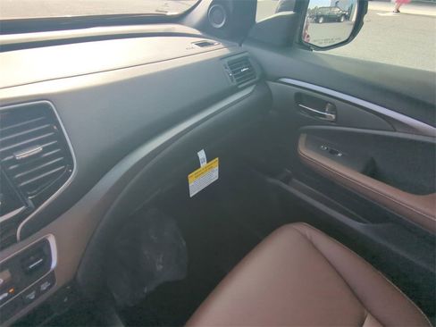 New 2026 Honda Ridgeline RTL image 17