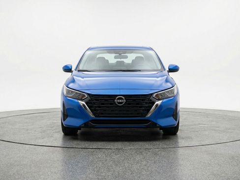 Used 2025 Nissan Sentra SV image 2