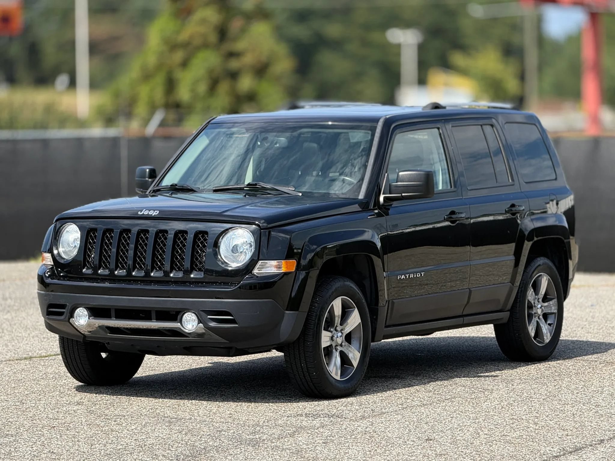 Used 2017 Jeep Patriot High Altitude AWD/4WD image 6