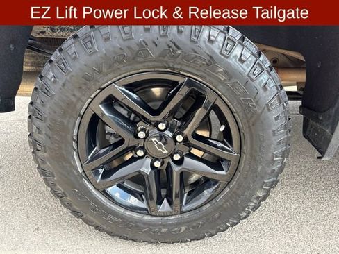 Used 2021 Chevrolet Silverado 1500 LT Trail Boss w/ Convenience Package II AWD/4WD image 8