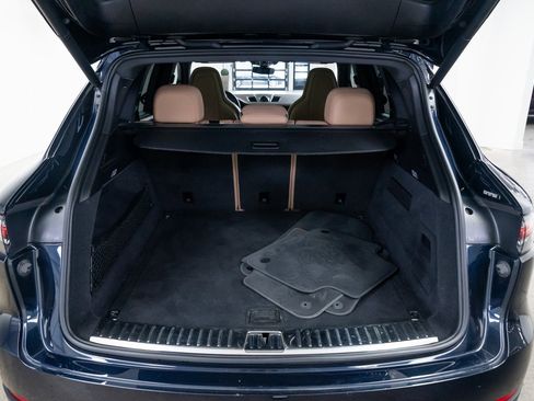Used 2023 Porsche Cayenne image 8